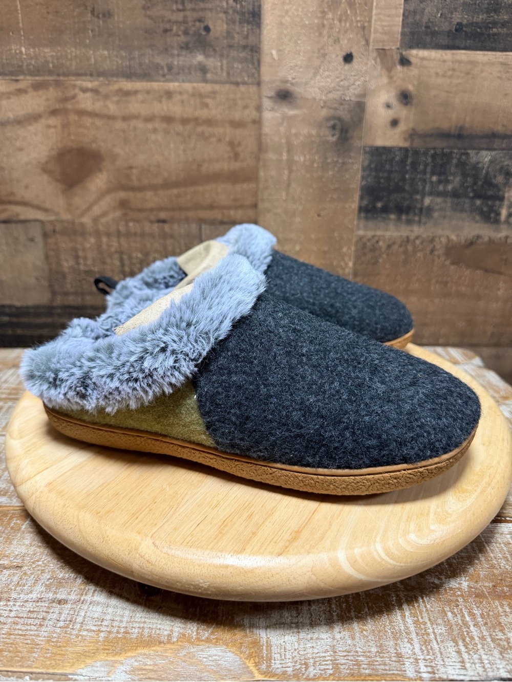 Floopi Womens Slippers Size 7-8 M Gray Black Faux Fur Clog House Shoes